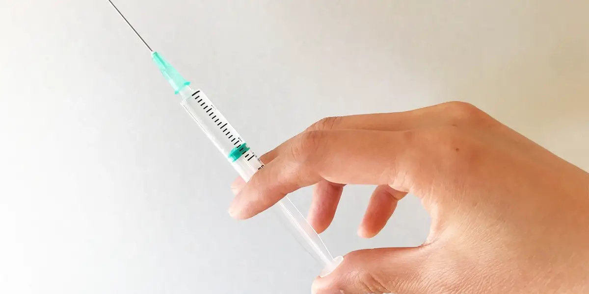 静脈内鎮静法とは何をする処置なのか