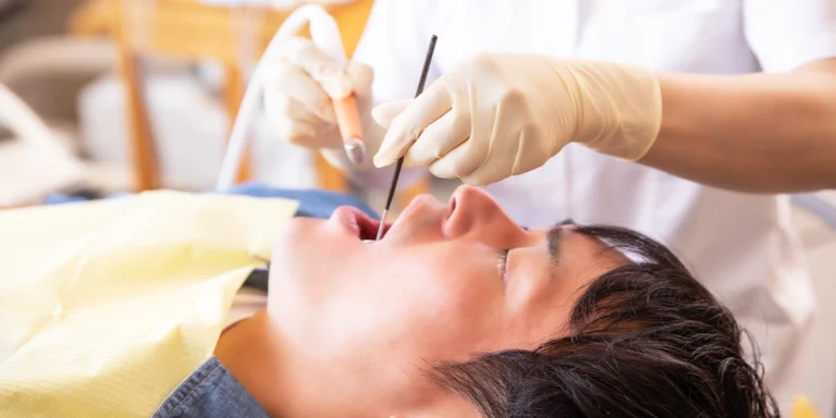 静脈内鎮静法の薬剤とは？プロポフォールとミダゾラムの特徴を歯科医が解説